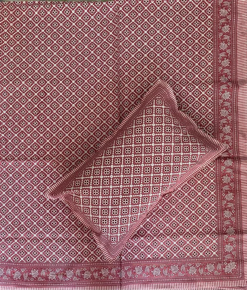 Everyday Solid Single Cushion, 250 GSM, 40 cm x 40 cm, Acai Berry
